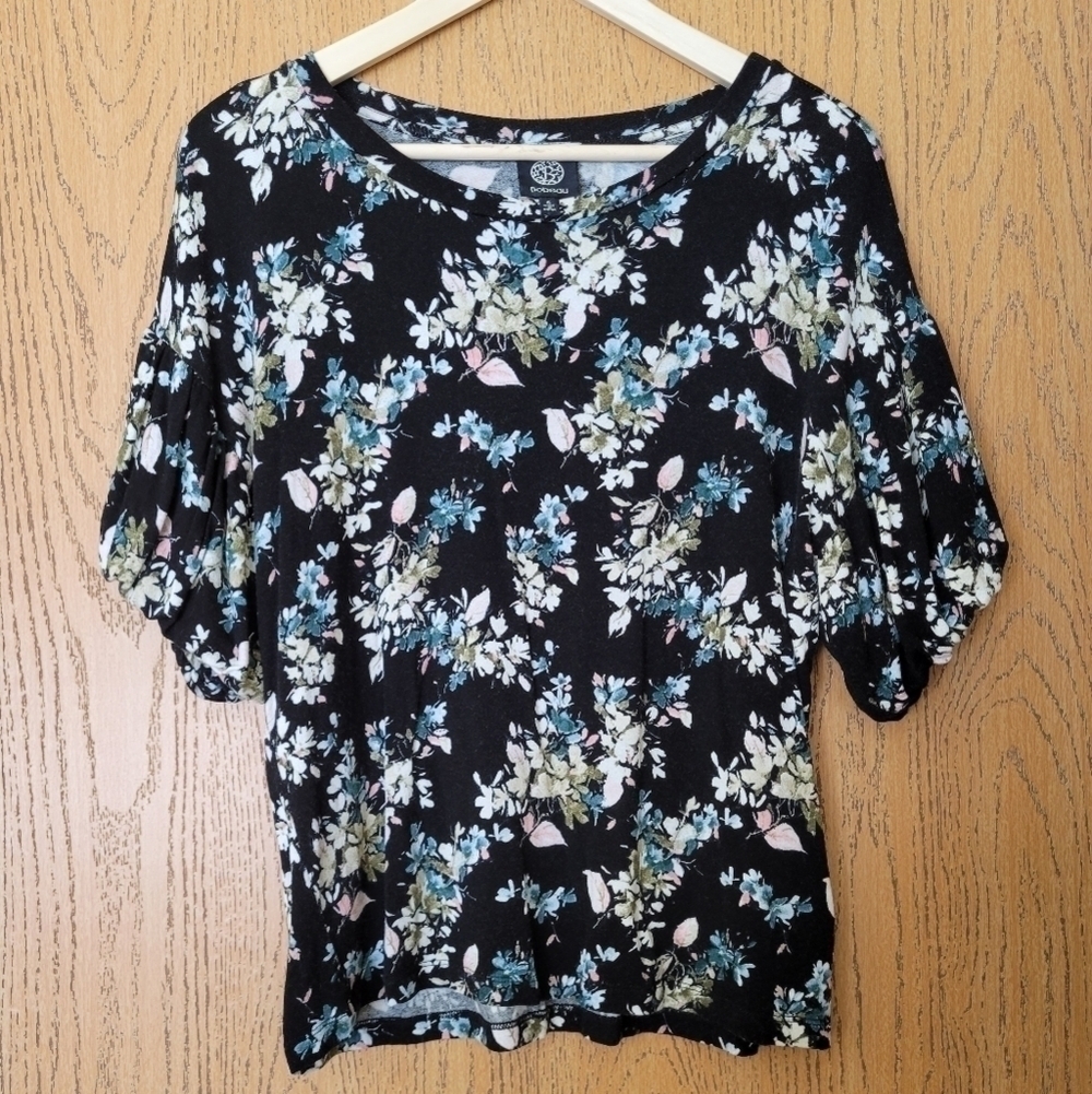 Bobeau black floral short puffed sleeve top S